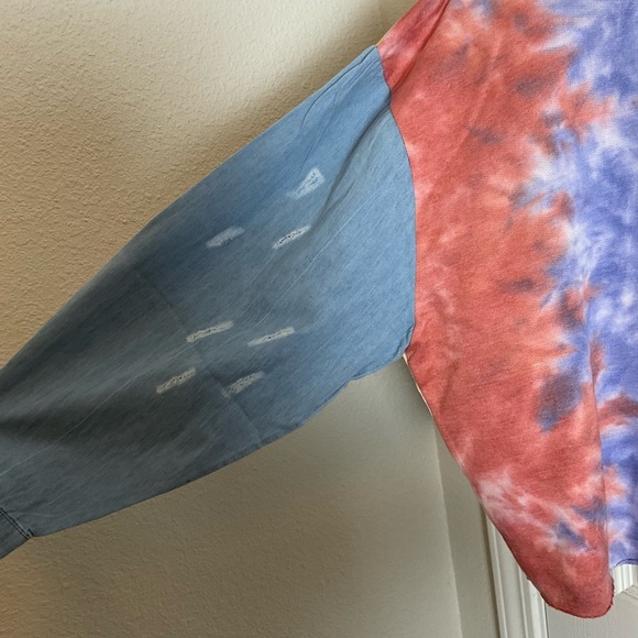 Like An Angel pullover cropped hoodie, tie-dye, light denim sleeves Size large - Picture 7 of 11